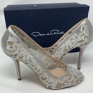 Oscar de la renta lace pumps in silver